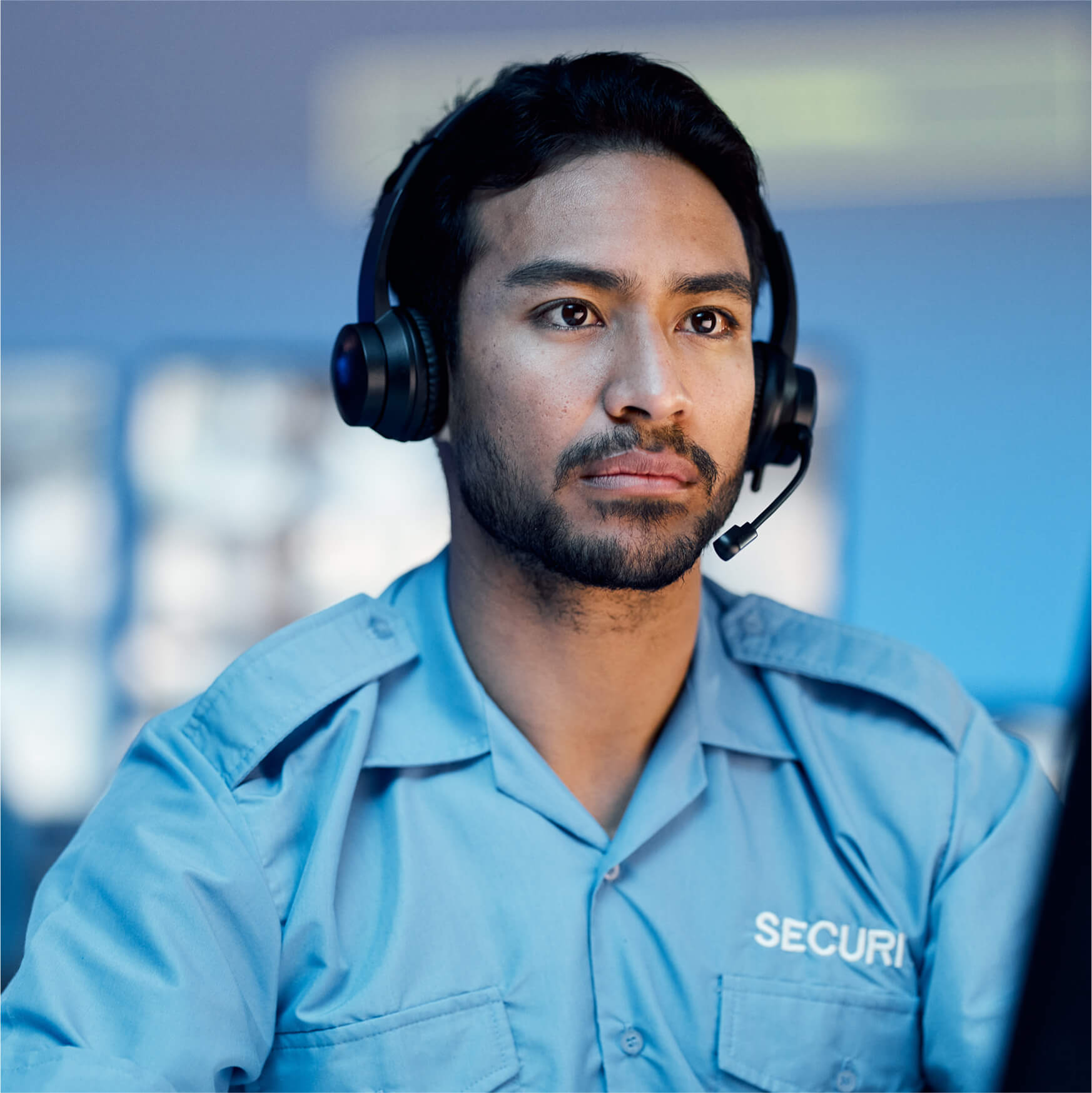 worker watching scr qf68n5l.jpg